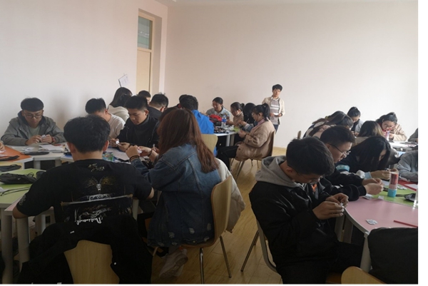 1554769997112480.jpg 心理健康中心举办系列情绪管理心理.jpg